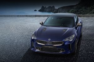 KIA STINGER обновлен, найди отличия